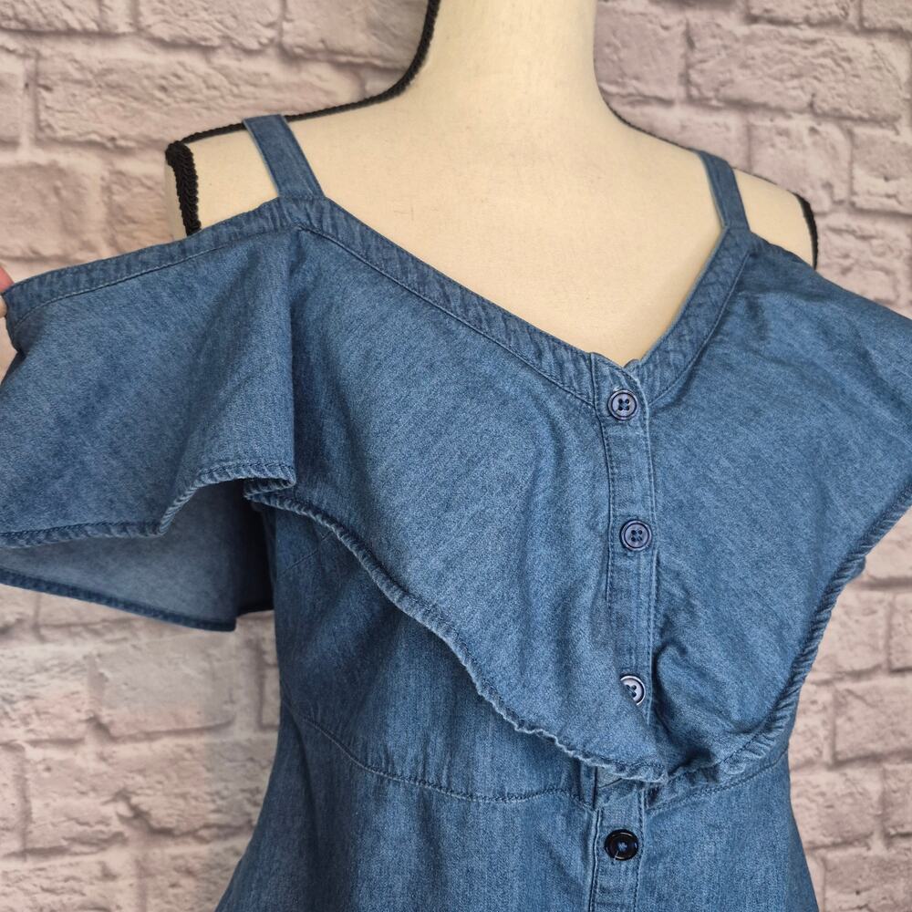 Venus Chambray Ruffle Top Dark Wash Cold Shoulder Cami Button Down Blouse Sz 10 - Picture 4 of 10